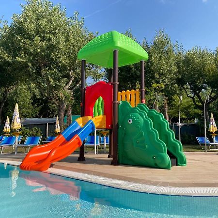 Camping Parco Capraro ลิโดดิเยโซโล ภายนอก รูปภาพ
