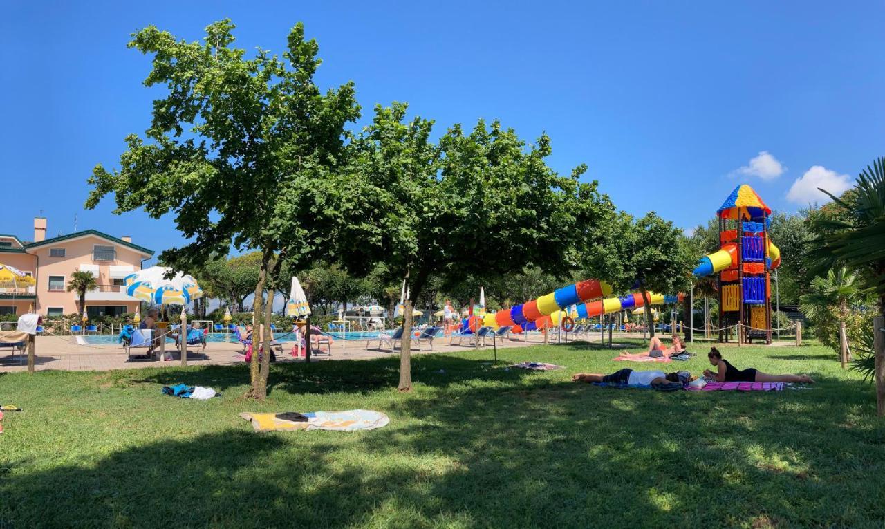 Camping Parco Capraro ลิโดดิเยโซโล ภายนอก รูปภาพ