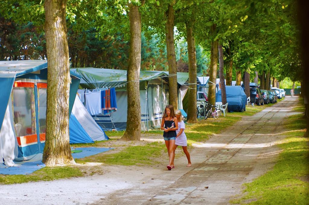 Camping Parco Capraro ลิโดดิเยโซโล ภายนอก รูปภาพ
