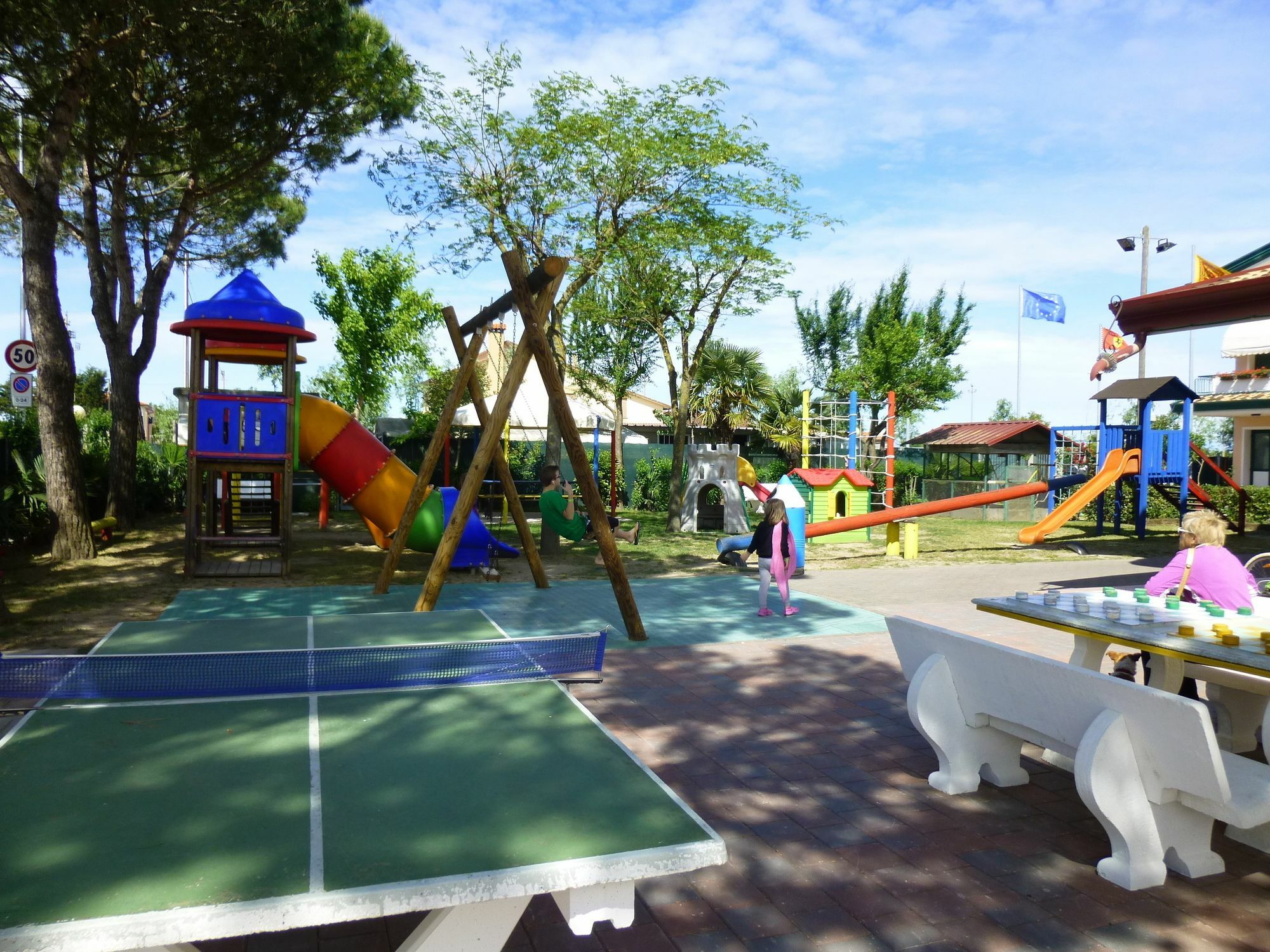 Camping Parco Capraro ลิโดดิเยโซโล ภายนอก รูปภาพ